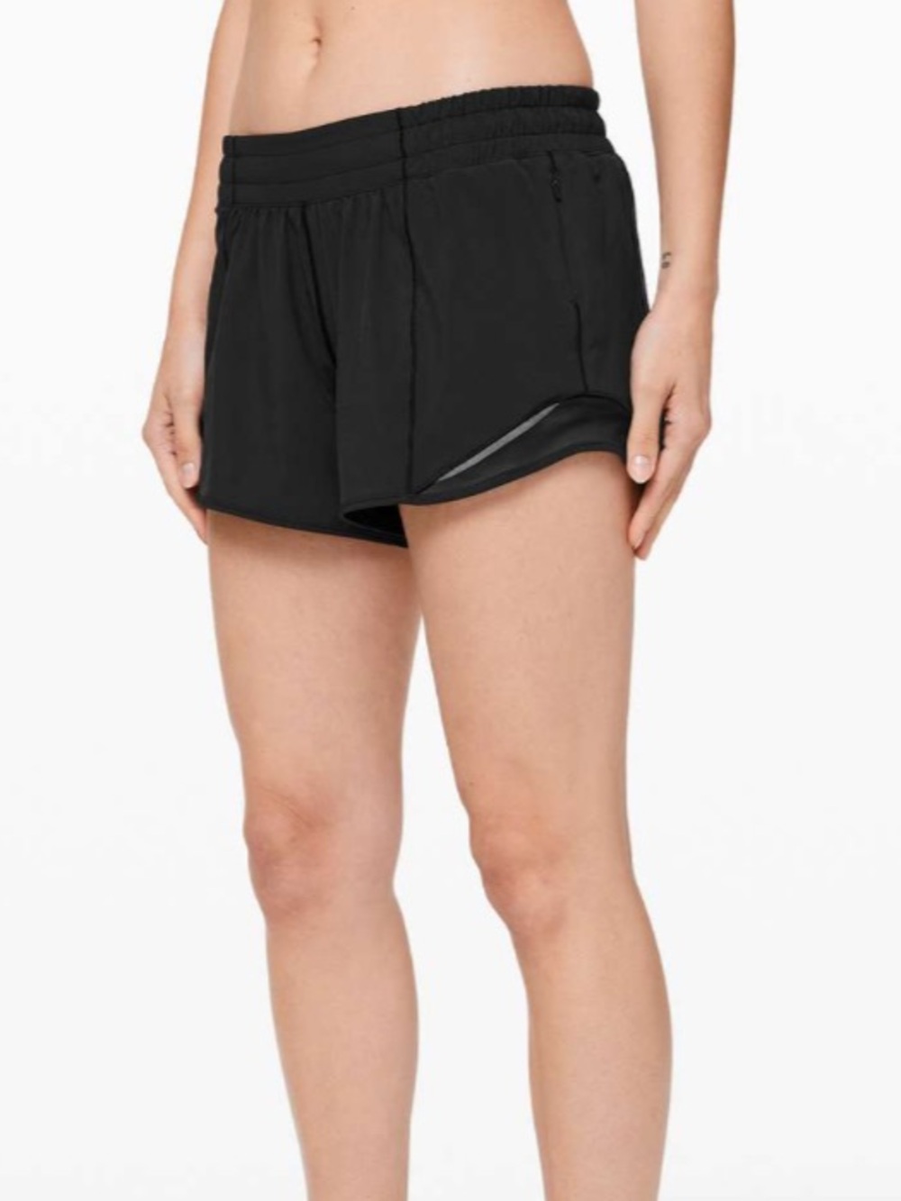 Lululemon Hotty Hot Short II *Long 4"
Black